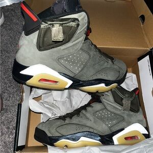 Jordan
x Travis Scott Air Jordan 6 Retro "Cactus Jack" sneakers